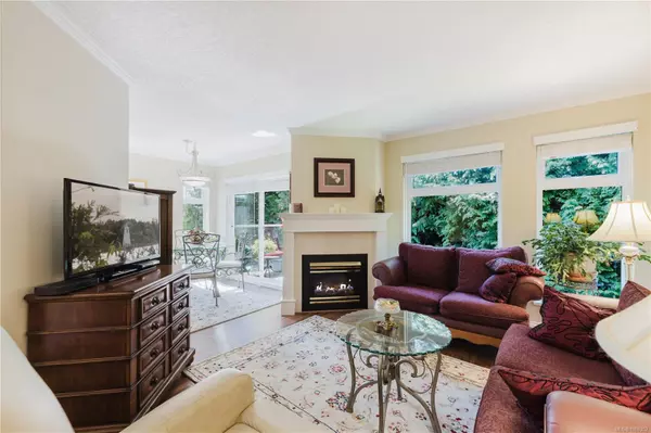 Esquimalt, BC V9A 2T7,835 Selkirk Ave #204