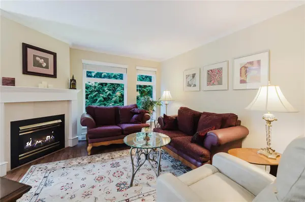 Esquimalt, BC V9A 2T7,835 Selkirk Ave #204