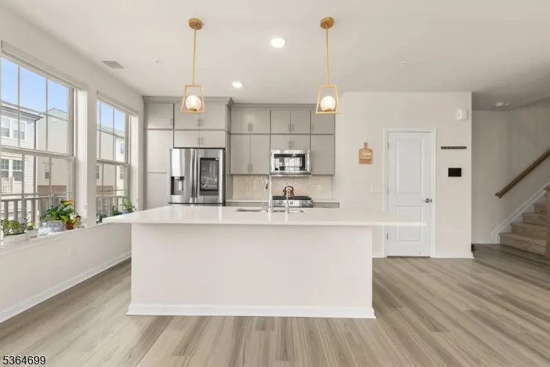 4 Arnold Dr #5302, Wood-ridge Boro, NJ 07075