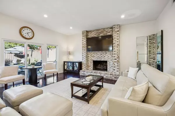 Dallas, TX 75248,6023 Black Berry Lane