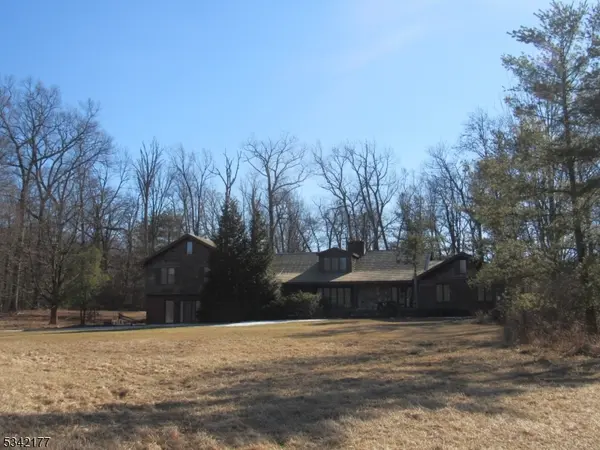 1 Saw Mill Rd, Kinnelon Boro, NJ 07405