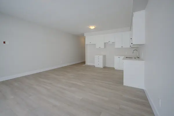 Kitchener, ON N2B 0B1,167 Dunnigan DR