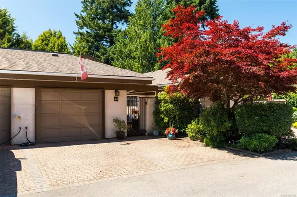 Saanich, BC V8Y 2Y9,901 Kentwood Lane #48