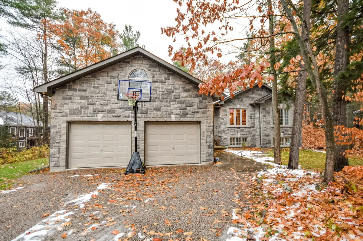 Tiny, ON L9M 0H9,8 Desroches TRL