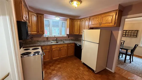 Lincoln Park, MI 48146,1021 Kings HWY