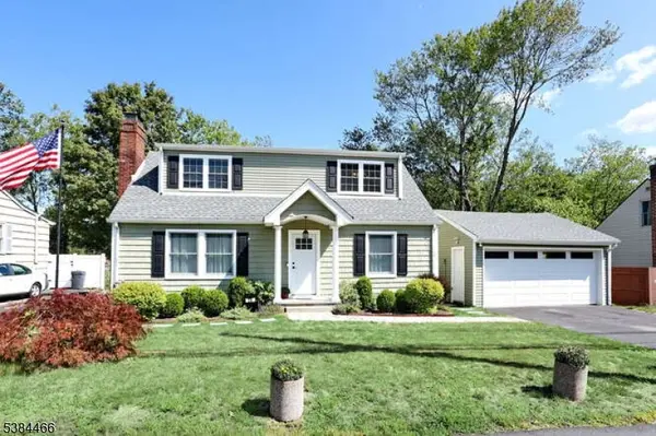 26 Skyline Lake Dr, Ringwood Boro, NJ 07456