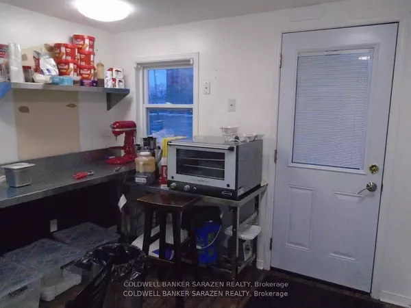 Overbrook - Castleheights And Area, ON K1K 3B3,908-912 ST. LAURENT BLVD N