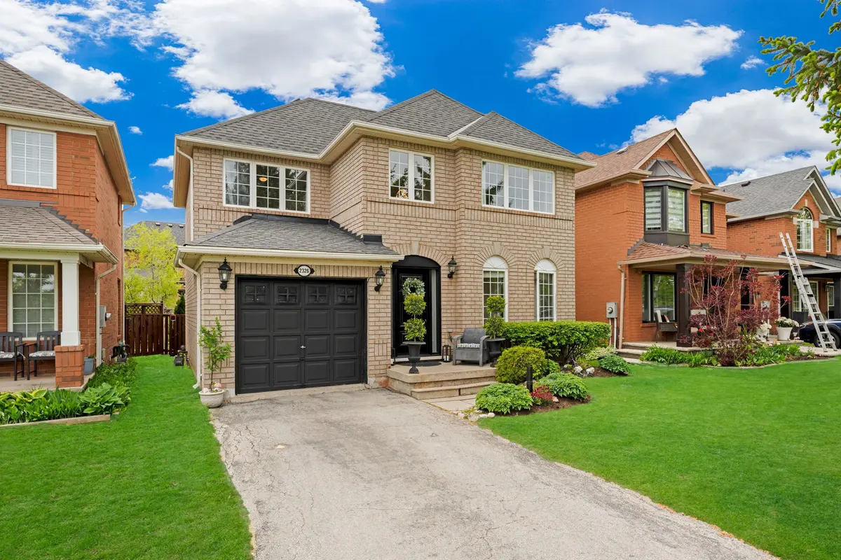 Oakville, ON L6M 3Y2,2326 Proudfoot TRL