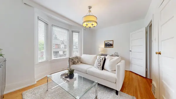 Toronto E01, ON M4L 2V5,266 Highfield RD