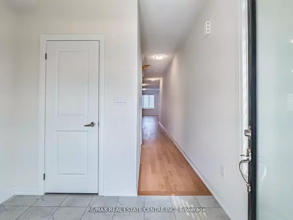 Pickering, ON L1X 0P8,2921 Nakina ST