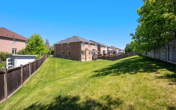 Brampton, ON L6Y 5S1,6 Xavier CT