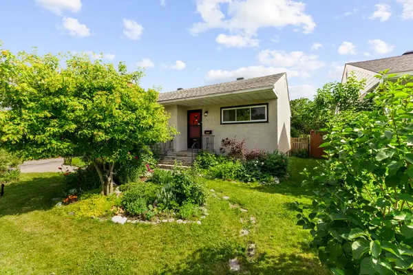 Elmvale Acres And Area, ON K1G 1V6,960 Chapman BLVD