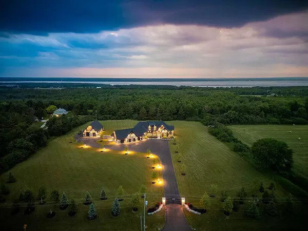 Meaford, ON N4K 5N3,438800 Grey Road 15 RD