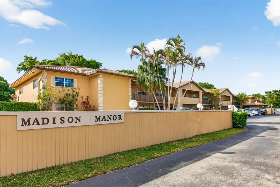 3034 Coral Springs Dr #202, Coral Springs, FL 33065