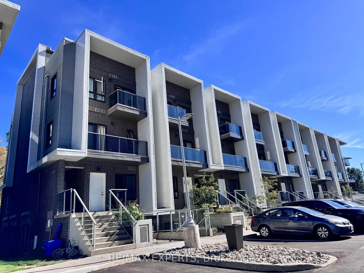 Kitchener, ON N2N 0C3,1430 Highland RD #33A