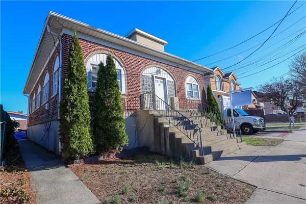 Staten  Island, NY 10306,10 Mill RD