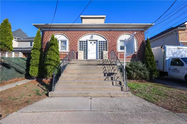 Staten  Island, NY 10306,10 Mill RD