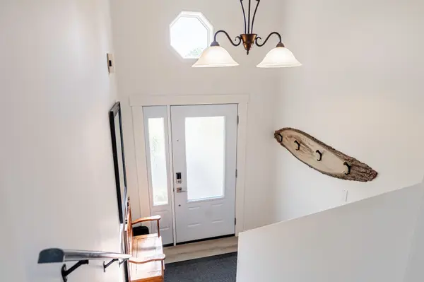 Severn, ON L0K 1E0,11 Sheridan DR