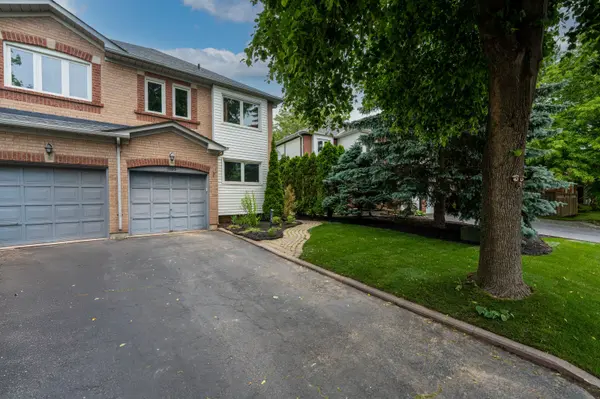 Oakville, ON L6J 7P1,1105 Beechnut RD