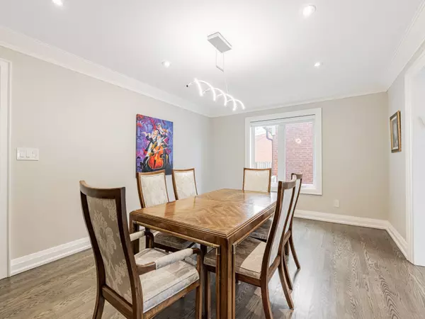 Toronto C04, ON M6A 2G7,51 Brucewood CRES