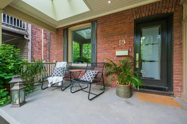 Toronto E01, ON M4J 3L9,59 Ravina CRES