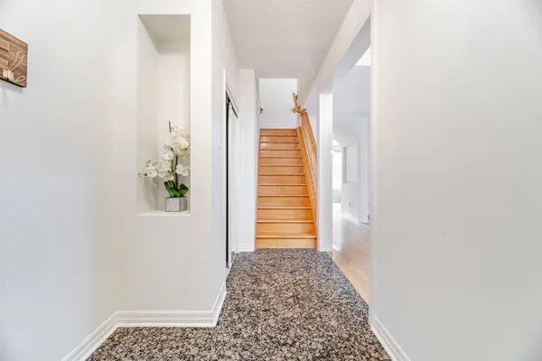 Oakville, ON L6M 4C4,2499 SCOTCH PINE DR