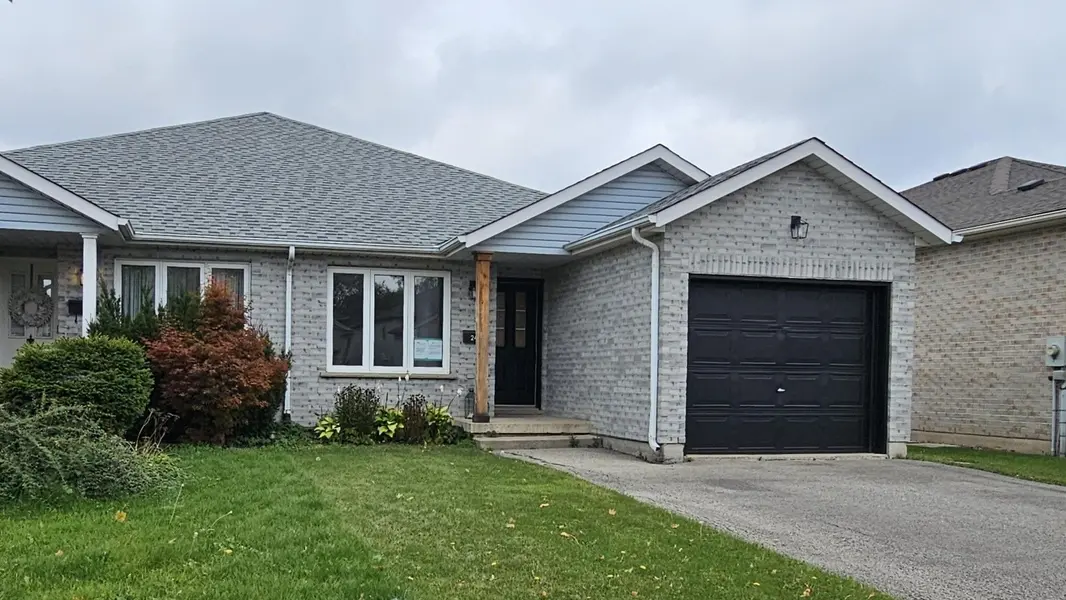 244 Autumn CRES, Welland, ON L3C 7K2
