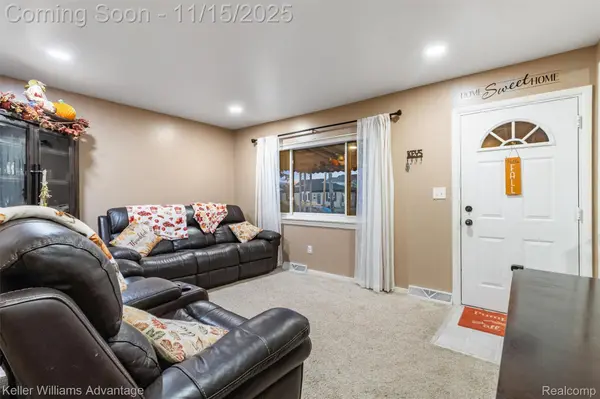 Livonia, MI 48150,9243 Knolson ST