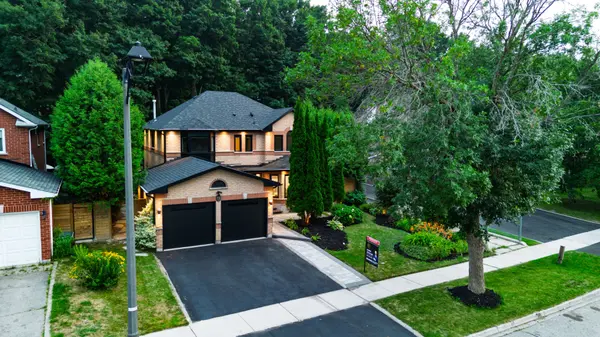 Aurora, ON L4G 6P5,78 Charing CRES