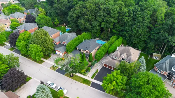 Aurora, ON L4G 6P5,78 Charing CRES