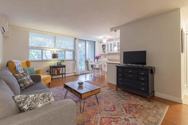 Niagara Falls, ON L2J 1H1,6390 Huggins ST #209