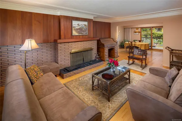 Oak Bay, BC V8R 3N1,2650 Dorset Rd