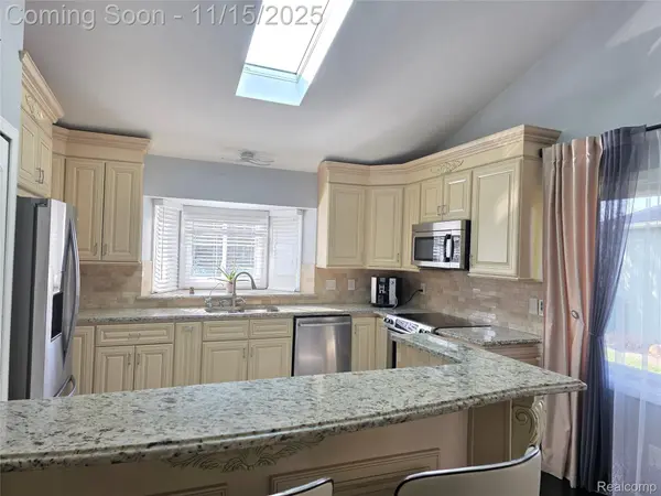 Commerce Twp, MI 48390,1455 Spruce DR