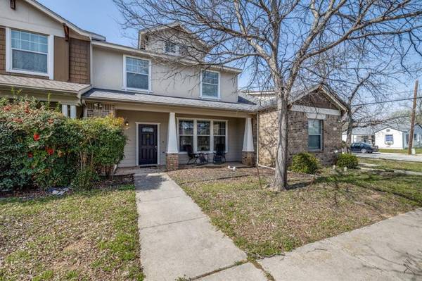 720 N Center Street,  Arlington,  TX 76011