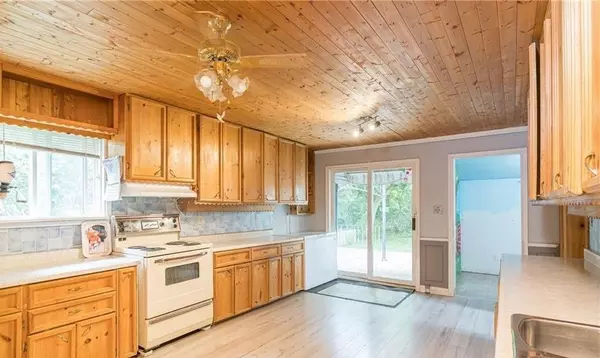 Severn, ON L0K 1E0,6 Bush ST