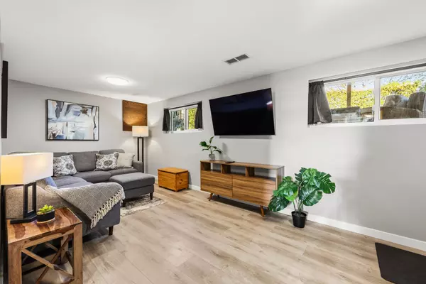 Mississauga, ON L5A 2A8,427 Lolita GDNS