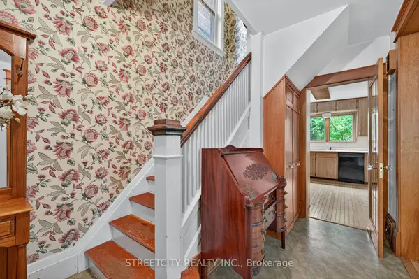 London East, ON N5Y 2X3,947 Maitland ST