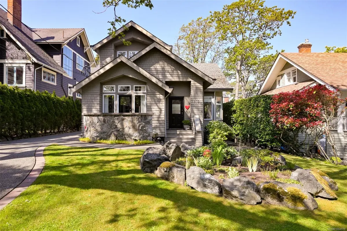 Victoria, BC V8S 3T7,1020 Verrinder Ave