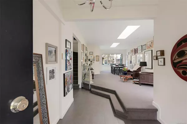 Victoria, BC V8S 3T7,1020 Verrinder Ave