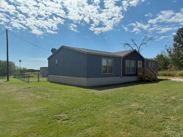 Dean, TX 76305,6948 State HWY 79 N