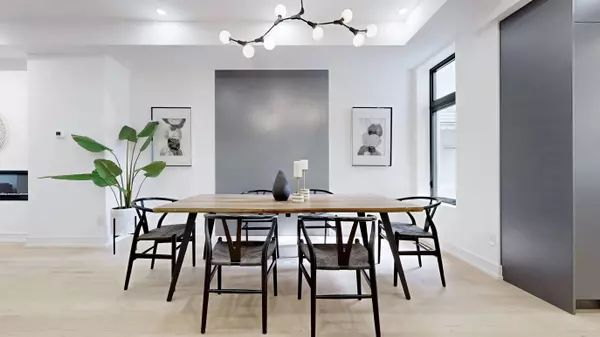 Toronto C01, ON M6J 2V4,122 Crawford ST