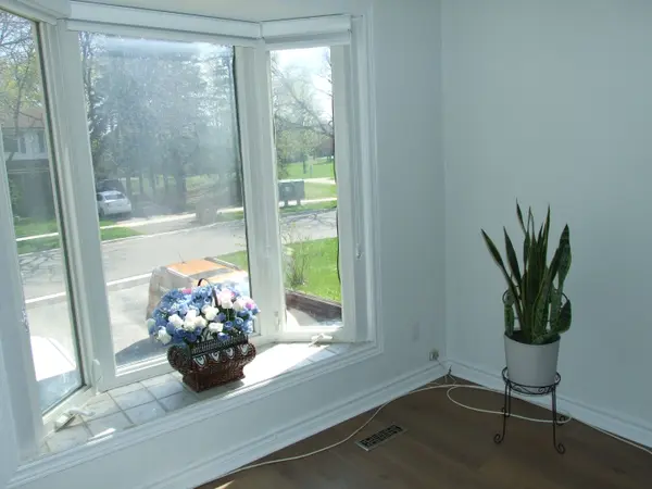 Whitby, ON L1P 1B2,53 Renfield CRES