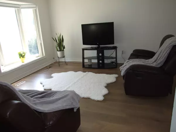 Whitby, ON L1P 1B2,53 Renfield CRES