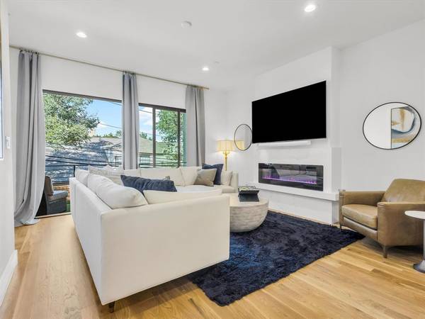 805 Pavillion #103, Dallas, TX 75204