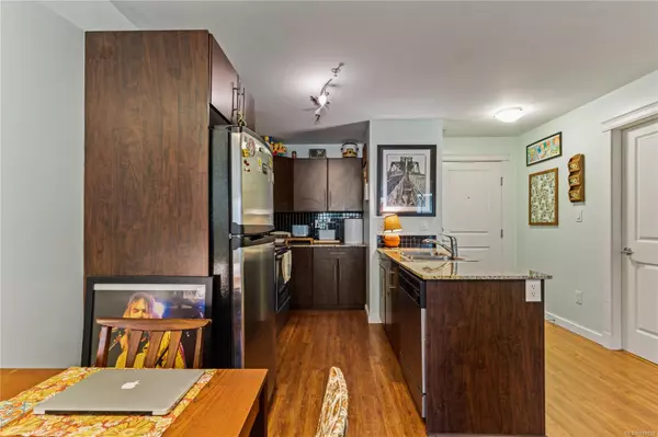 Esquimalt, BC V9A 0A4,1405 Esquimalt Rd #404