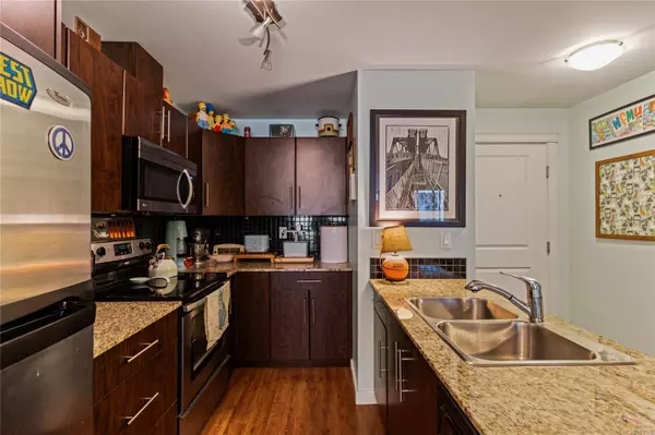 Esquimalt, BC V9A 0A4,1405 Esquimalt Rd #404