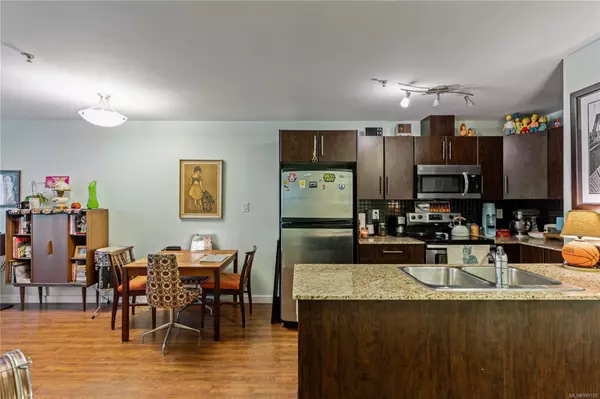 Esquimalt, BC V9A 0A4,1405 Esquimalt Rd #404