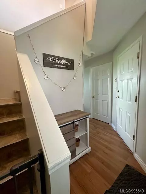 Courtenay, BC V9N 7B2,2160 Hawk Dr #2