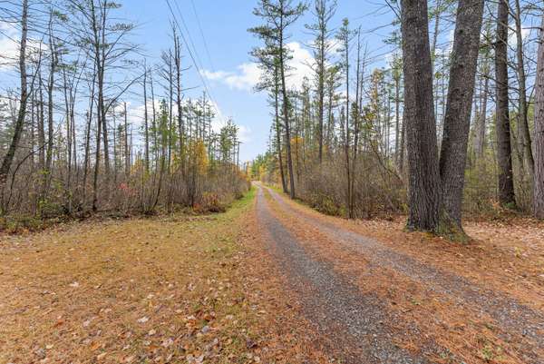 725 Marsh RD, North Algona Wilberforce, ON K8A 6W4