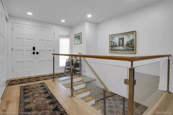 Bloomfield Hills, MI 48302,1731 Lone Pine RD